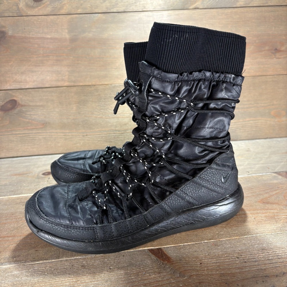 Nike Roshe Two Hi Womens size 7 shoes Black Quilted Knit Winter Sneaker boots